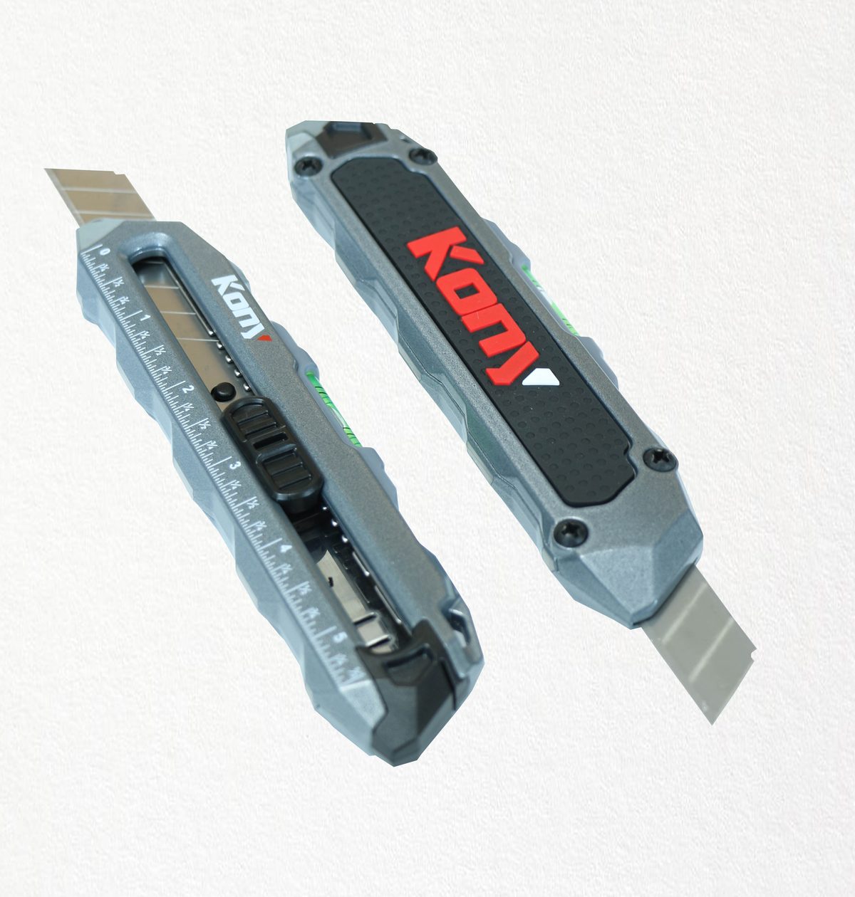 Aluminium alloy body with rubber grip