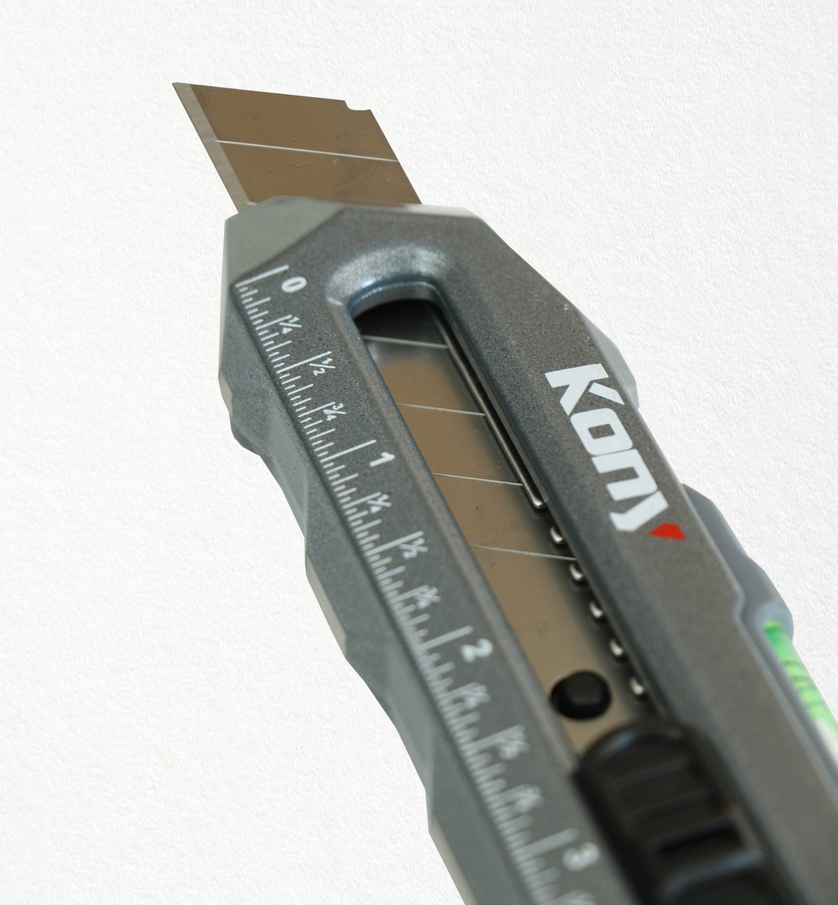 Etched inch ruler along the body of the knife